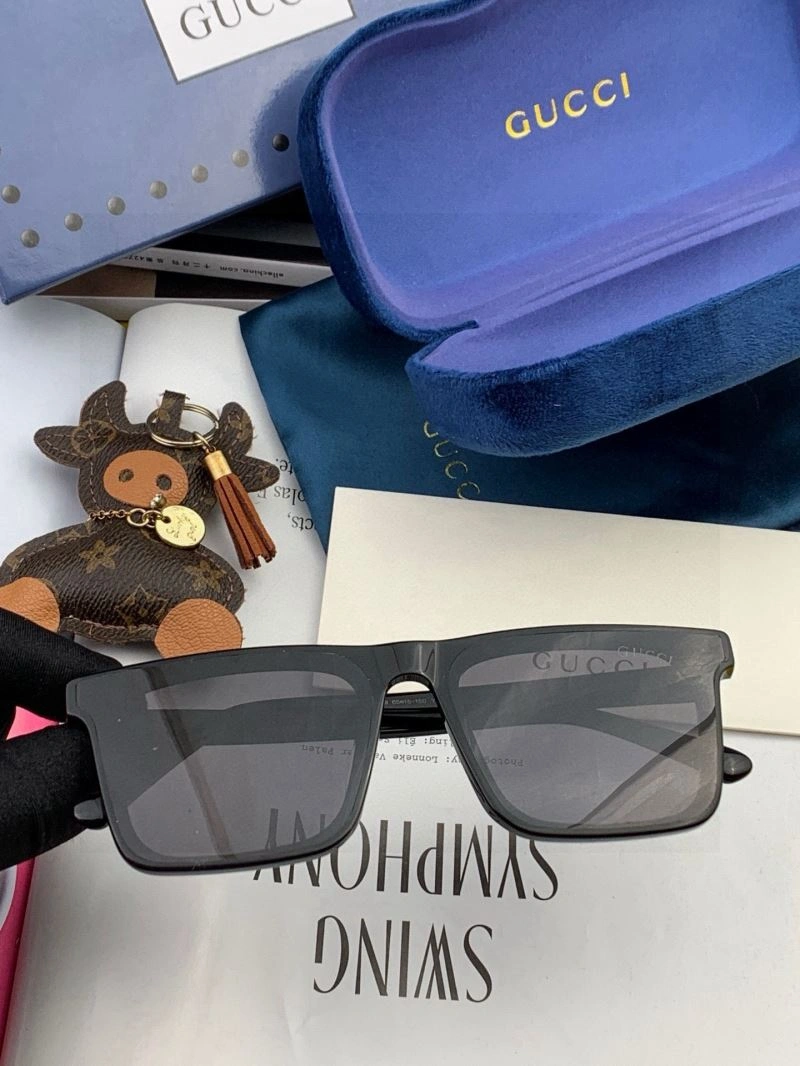 Gucci Sunglasses Bold 279582
