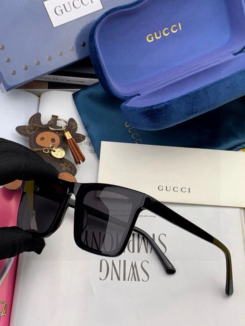 Gucci Sunglasses Bold 279582