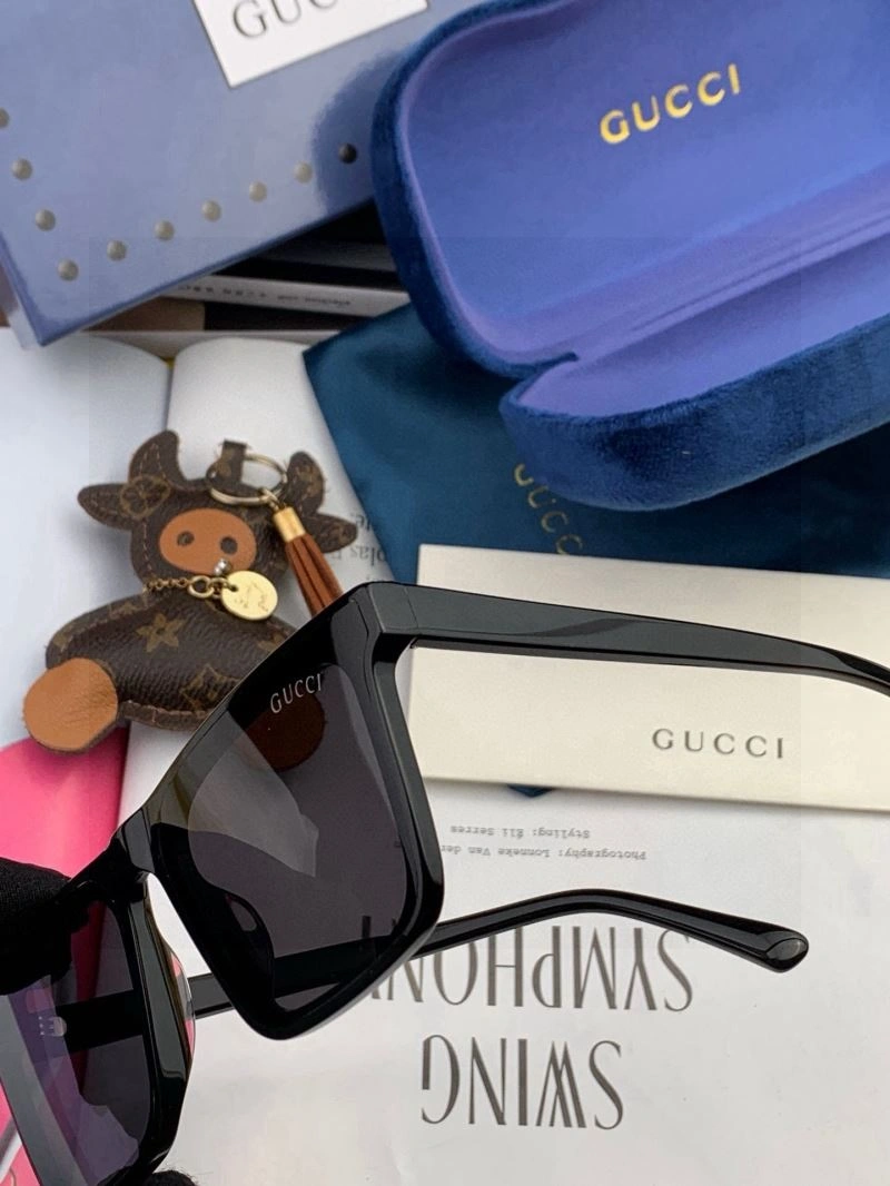 Gucci Sunglasses Bold 279582