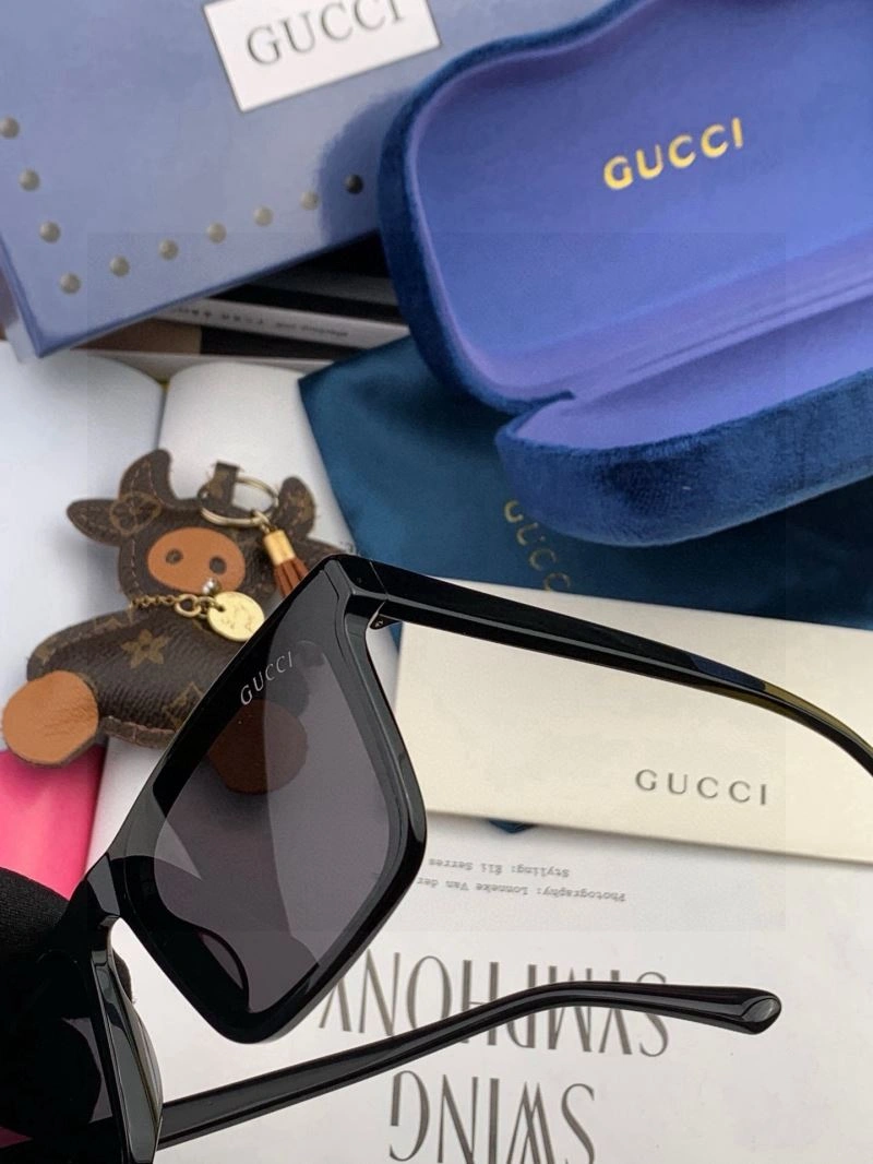 Gucci Sunglasses Bold 279582