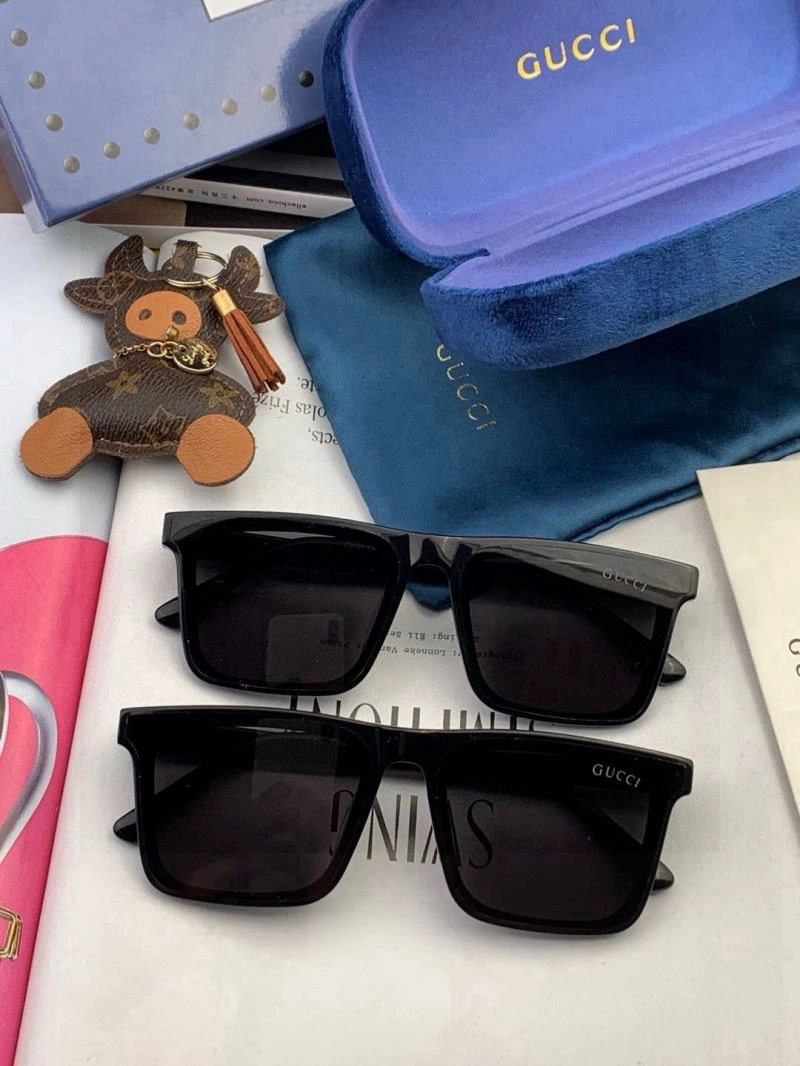 Gucci Sunglasses Bold 279582