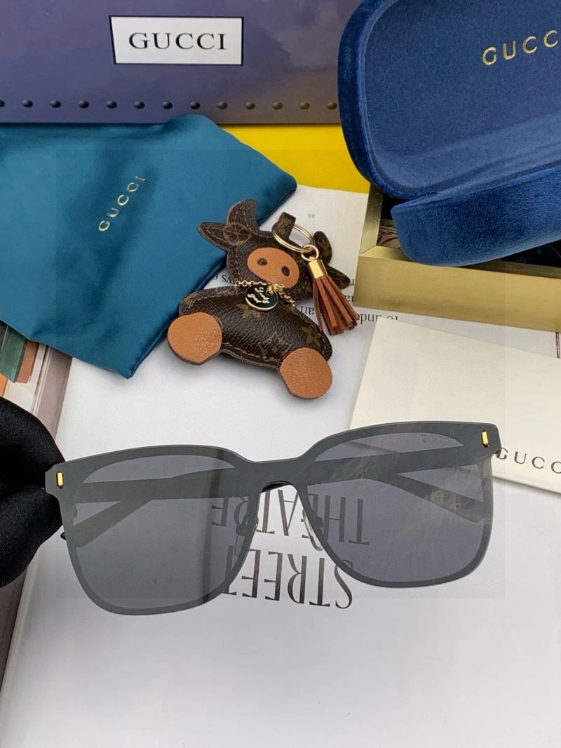 Gucci Sunglasses StreetReady 279581