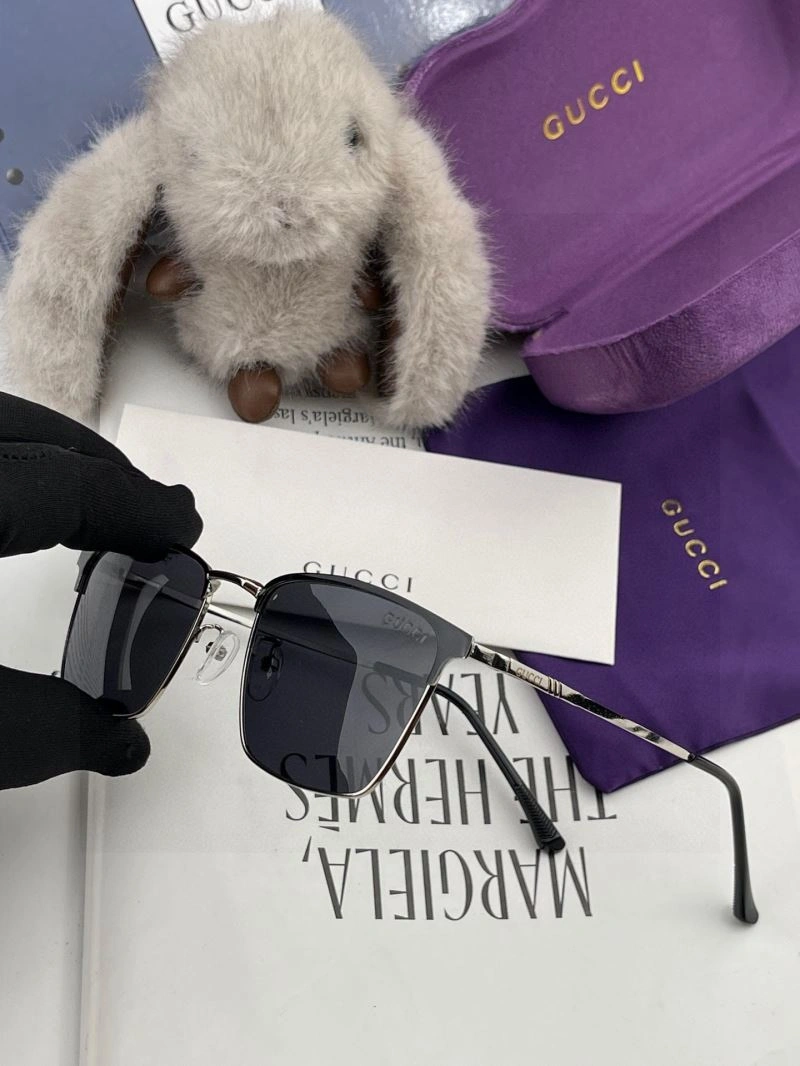 Lightweight Gucci Sunglasses 279583