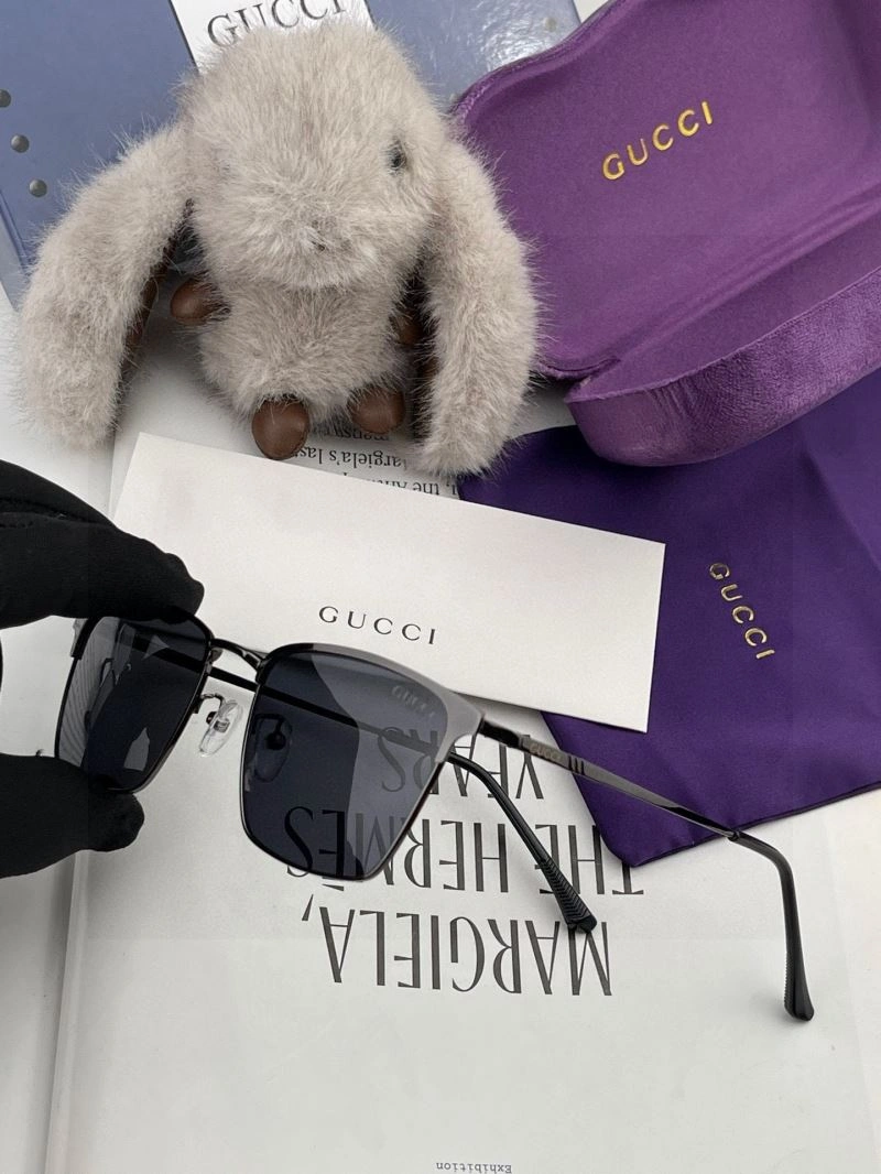 Lightweight Gucci Sunglasses 279583