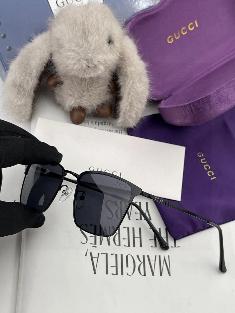 Lightweight Gucci Sunglasses 279583