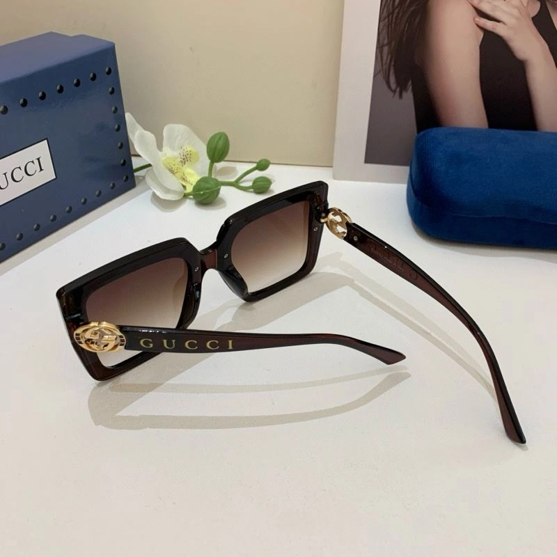 Gucci Sunglasses Snug 279545