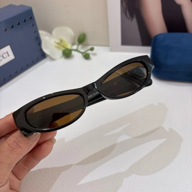 Gucci Sunglasses Elegant 279556