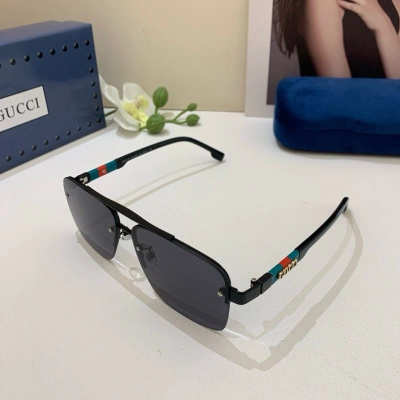 Gucci Sunglasses UrbanChic 279560