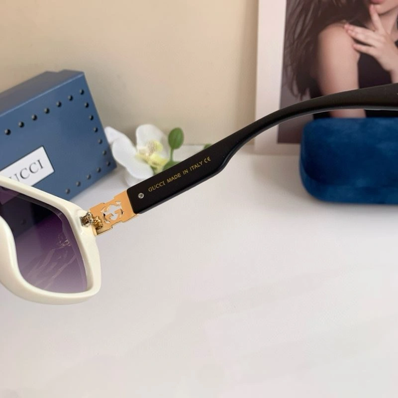 Gucci Sunglasses WaterResistant 279566