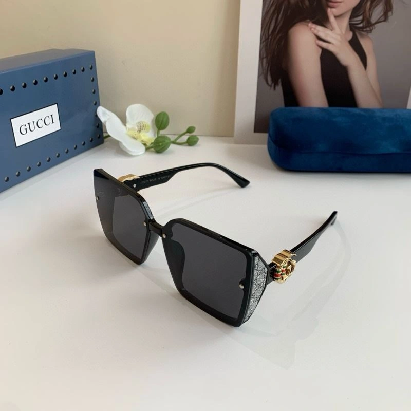 Stretchable Gucci Sunglasses 279539