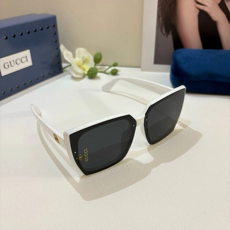 Fashionable Gucci Sunglasses 279535