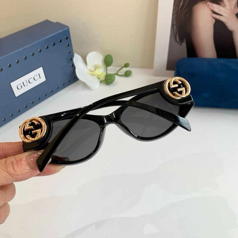 Snug Gucci Sunglasses 279534