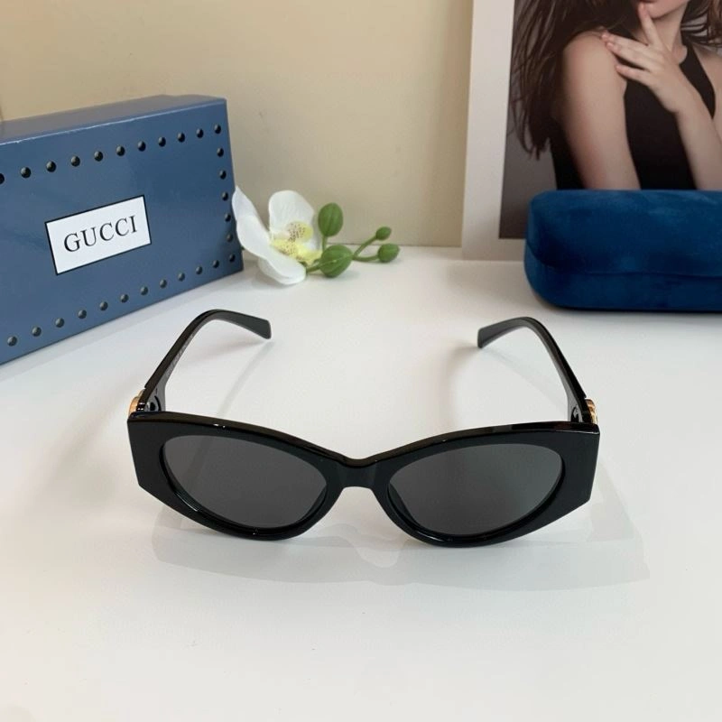 Snug Gucci Sunglasses 279534