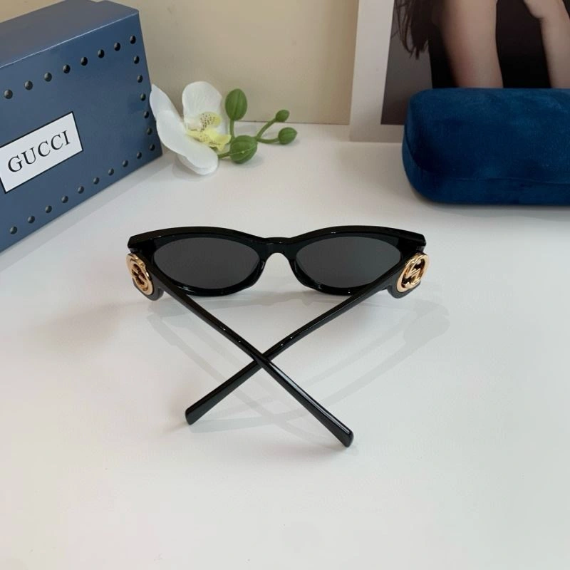 Snug Gucci Sunglasses 279534