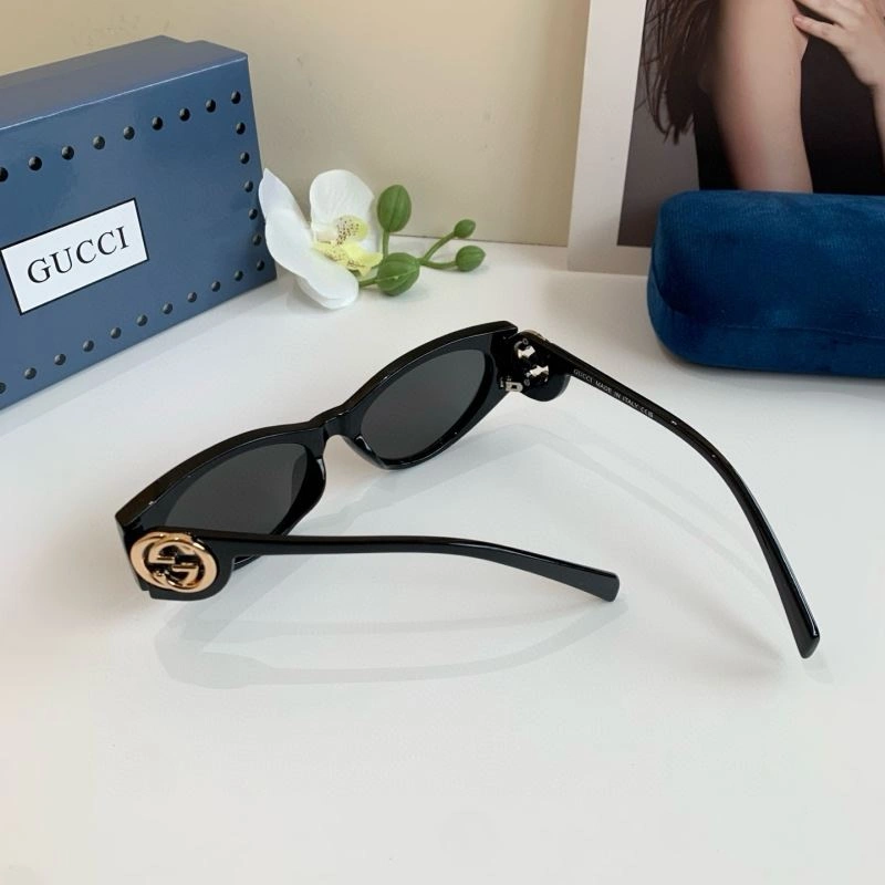 Snug Gucci Sunglasses 279534