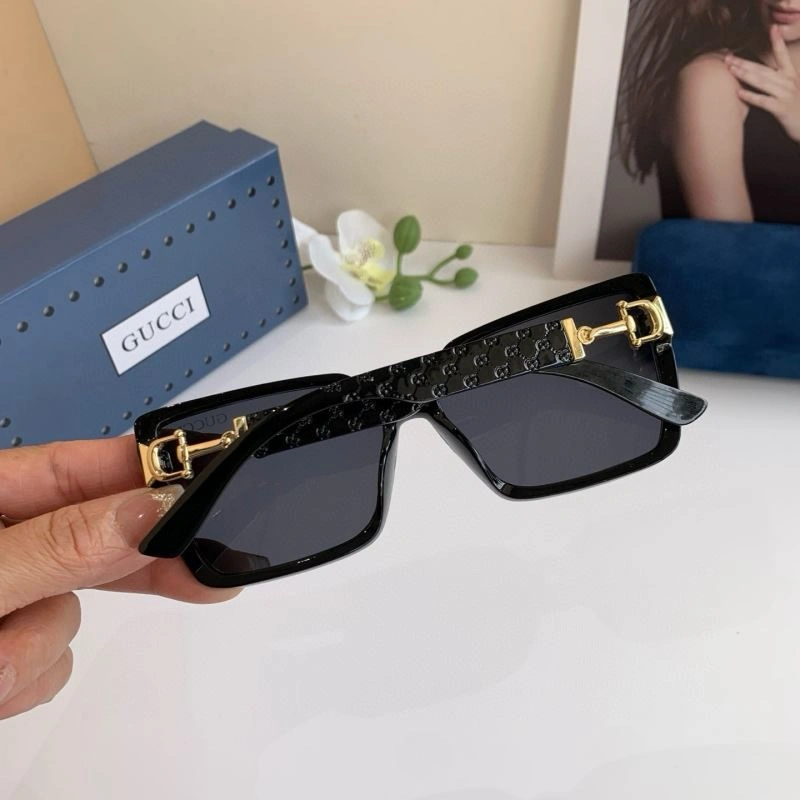 Flexible Gucci Sunglasses 279530