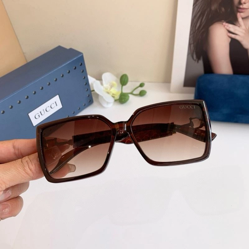Sporty Gucci Sunglasses 279529