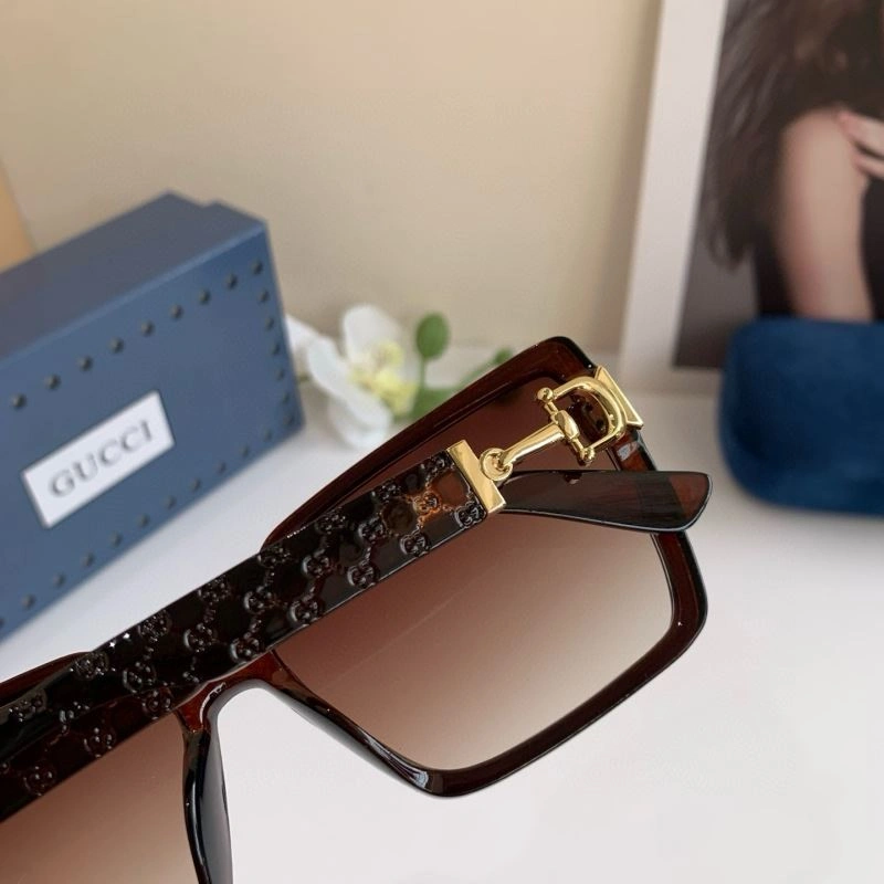 Sporty Gucci Sunglasses 279529