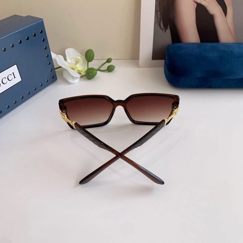 Sporty Gucci Sunglasses 279529