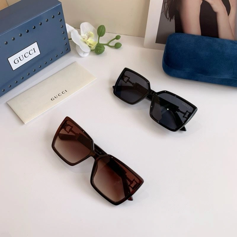 Sporty Gucci Sunglasses 279529