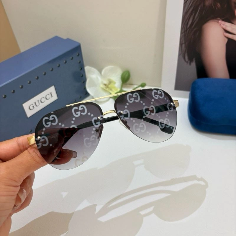 Effortless Gucci Sunglasses 279506