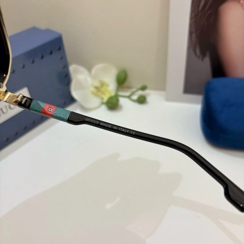 Effortless Gucci Sunglasses 279506