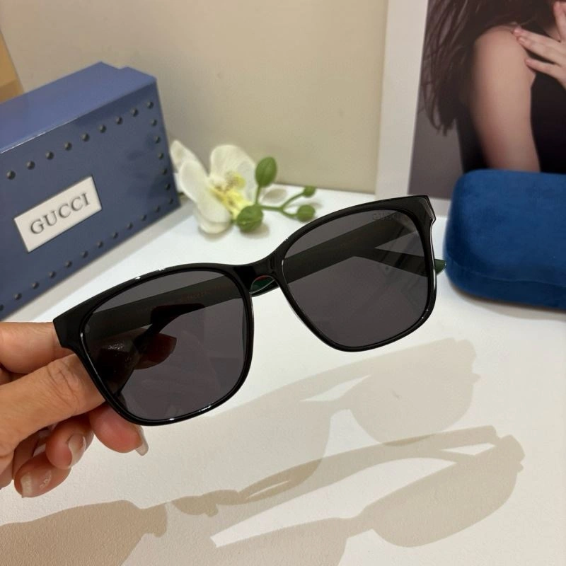 Gucci Sunglasses SmoothTexture 279514