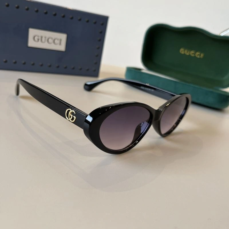 Gucci Sunglasses FashionForward 279515
