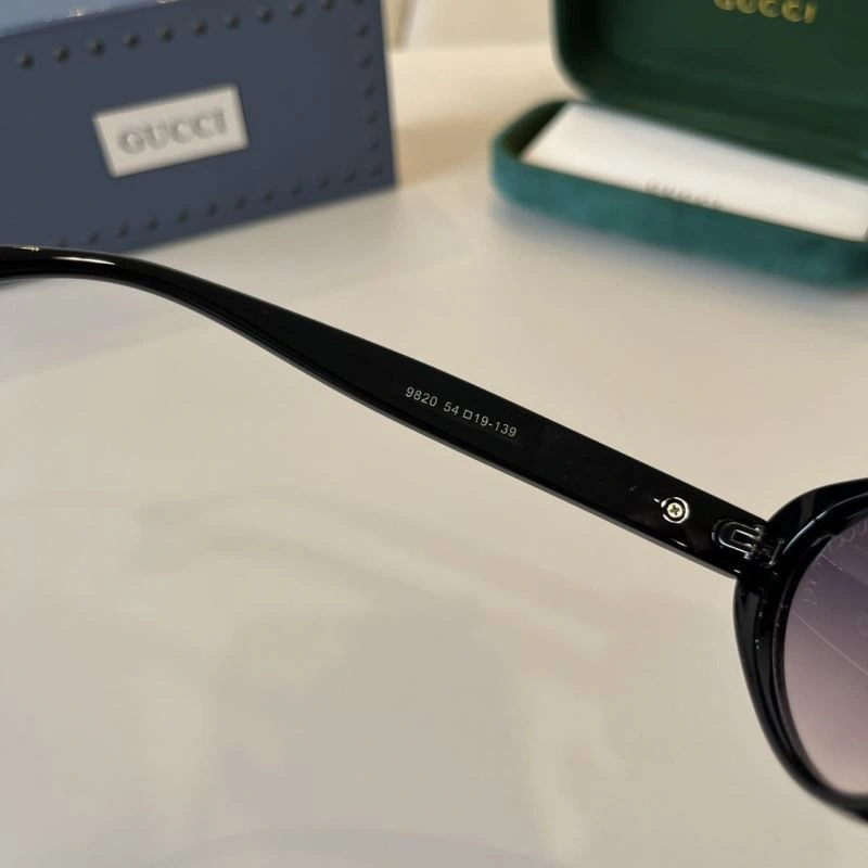 Gucci Sunglasses FashionForward 279515