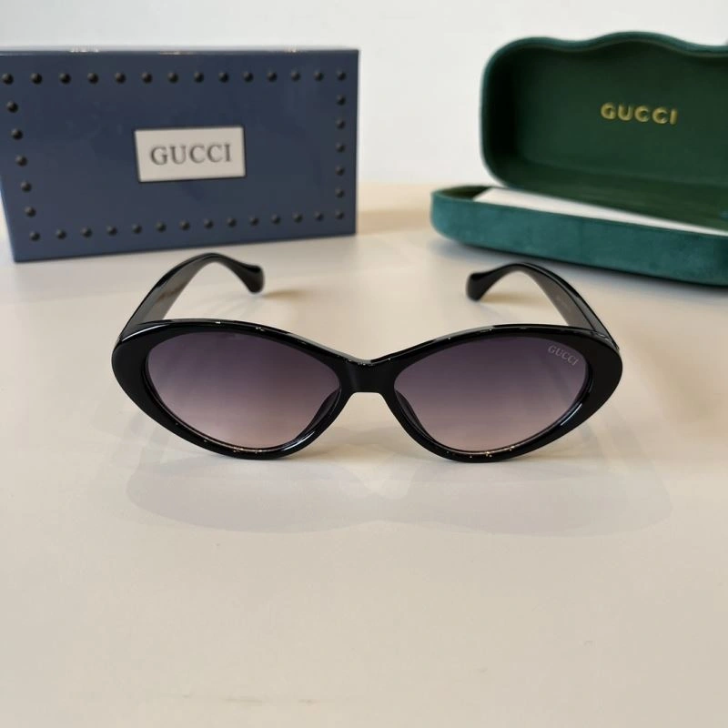 Gucci Sunglasses FashionForward 279515