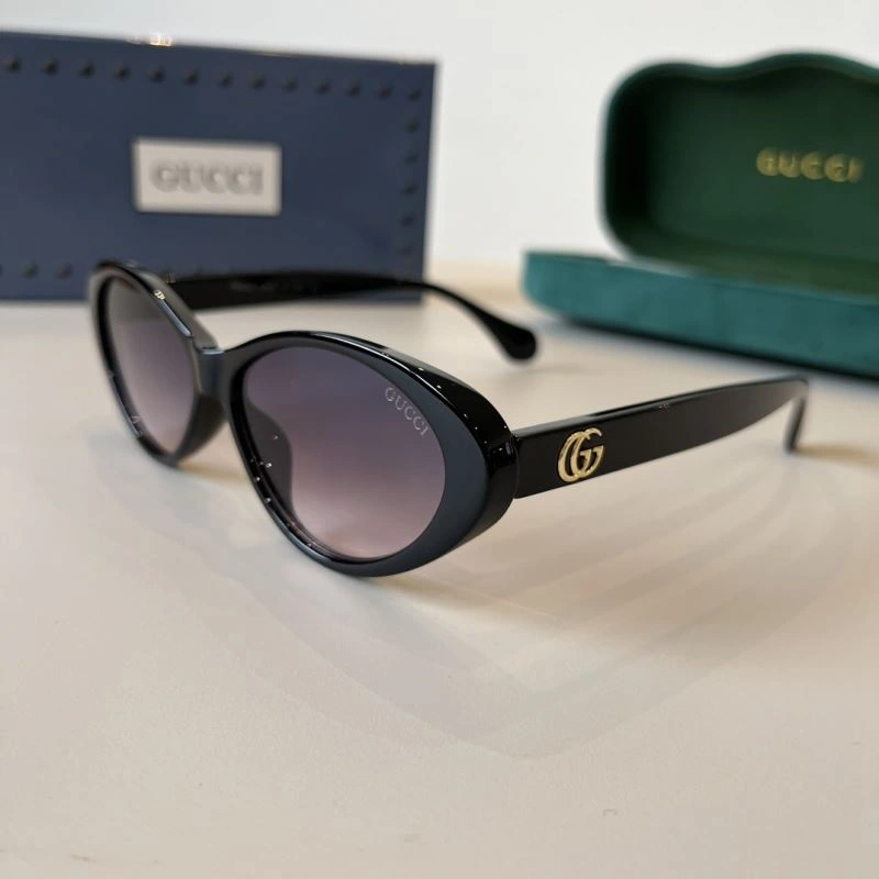 Gucci Sunglasses FashionForward 279515