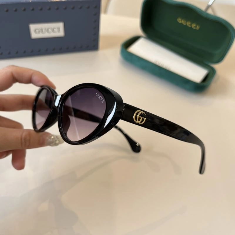 Gucci Sunglasses FashionForward 279515
