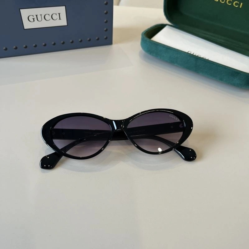 Gucci Sunglasses FashionForward 279515