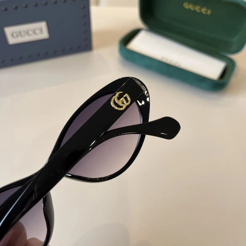 Gucci Sunglasses FashionForward 279515