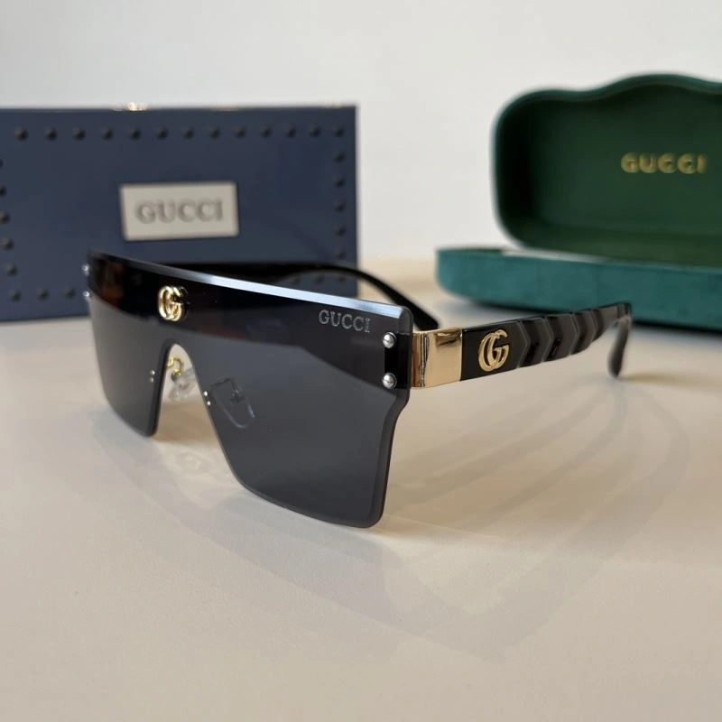 Gucci Sunglasses StreetReady 279505