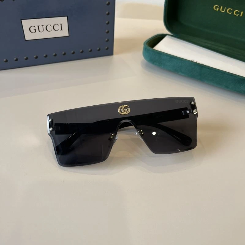 Gucci Sunglasses StreetReady 279505