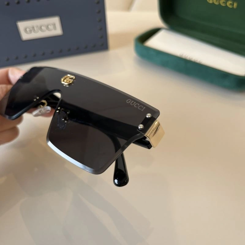 Gucci Sunglasses StreetReady 279505