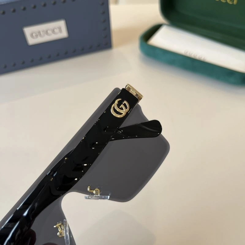 Gucci Sunglasses StreetReady 279505