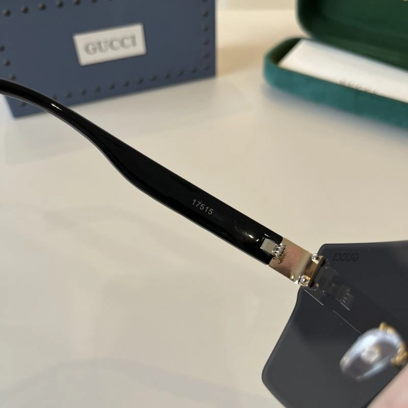 Gucci Sunglasses StreetReady 279505