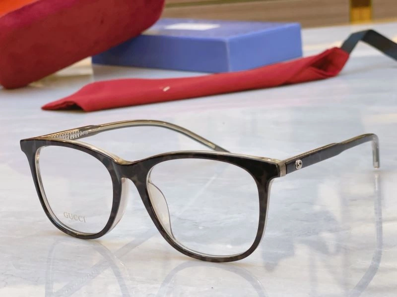 Gucci Sunglasses Versatile 279507