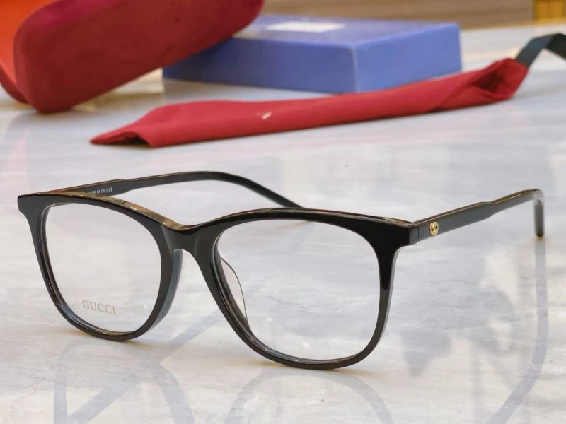 Gucci Sunglasses Versatile 279507