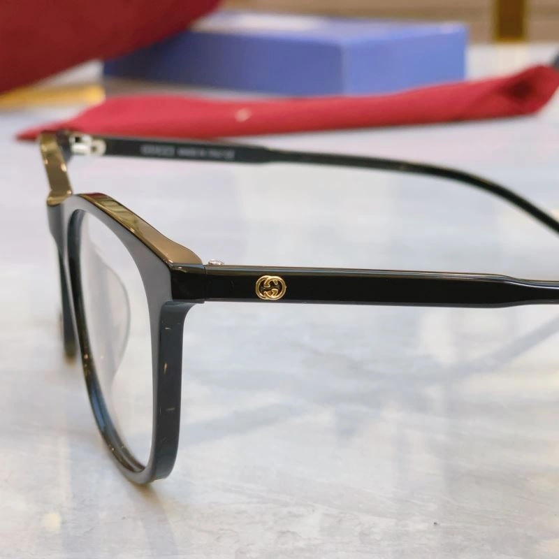 Gucci Sunglasses Versatile 279507