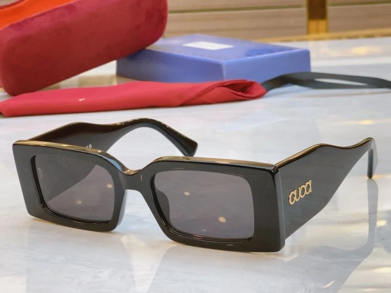 Gucci Sunglasses EasyMatch 279519
