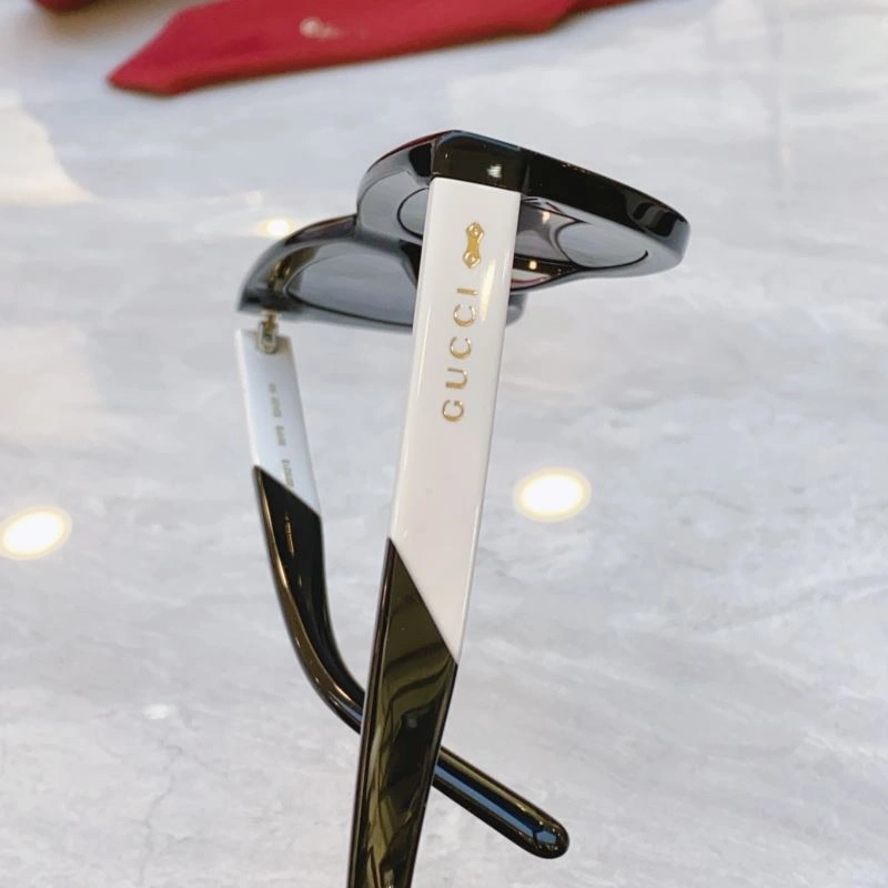 Casual Gucci Sunglasses 279502