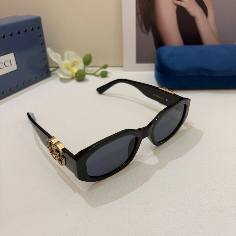 Gucci Sunglasses EasyMatch 279498