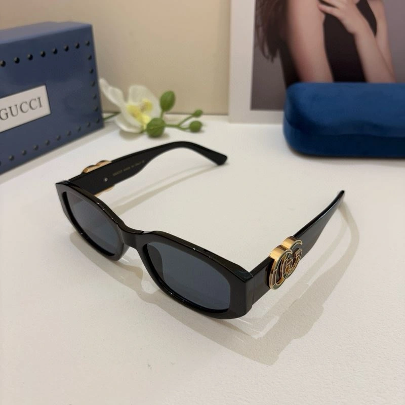 Gucci Sunglasses EasyMatch 279498