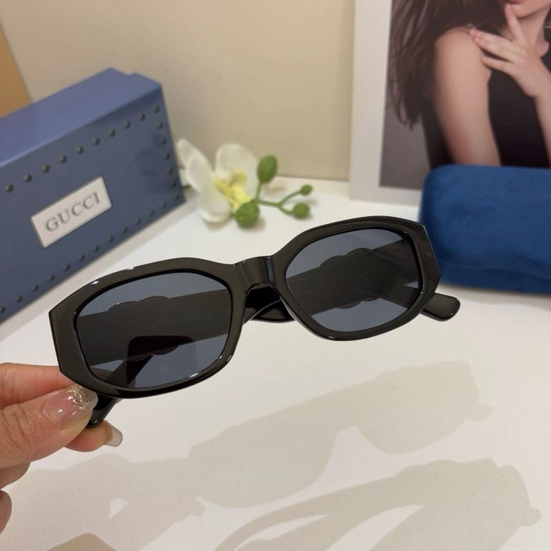 Gucci Sunglasses EasyMatch 279498