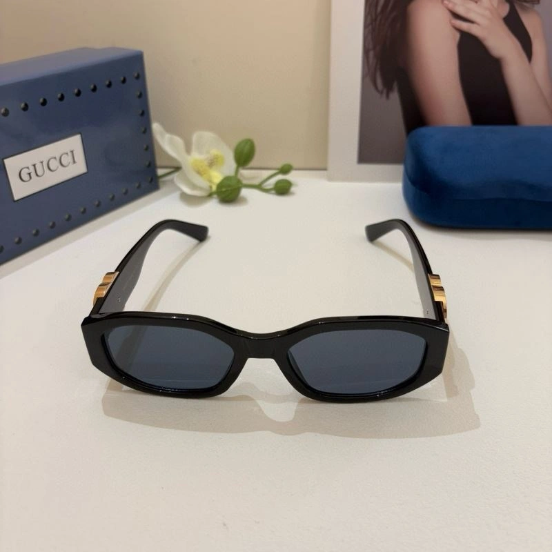 Gucci Sunglasses EasyMatch 279498