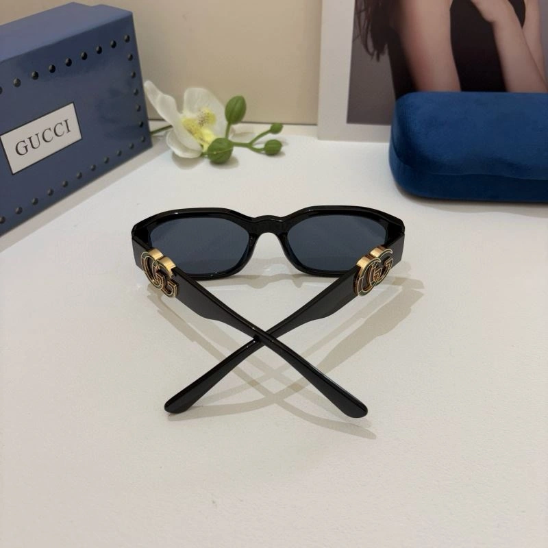 Gucci Sunglasses EasyMatch 279498