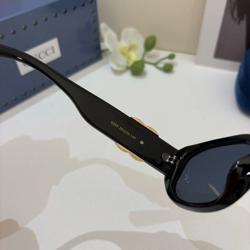 Gucci Sunglasses EasyMatch 279498